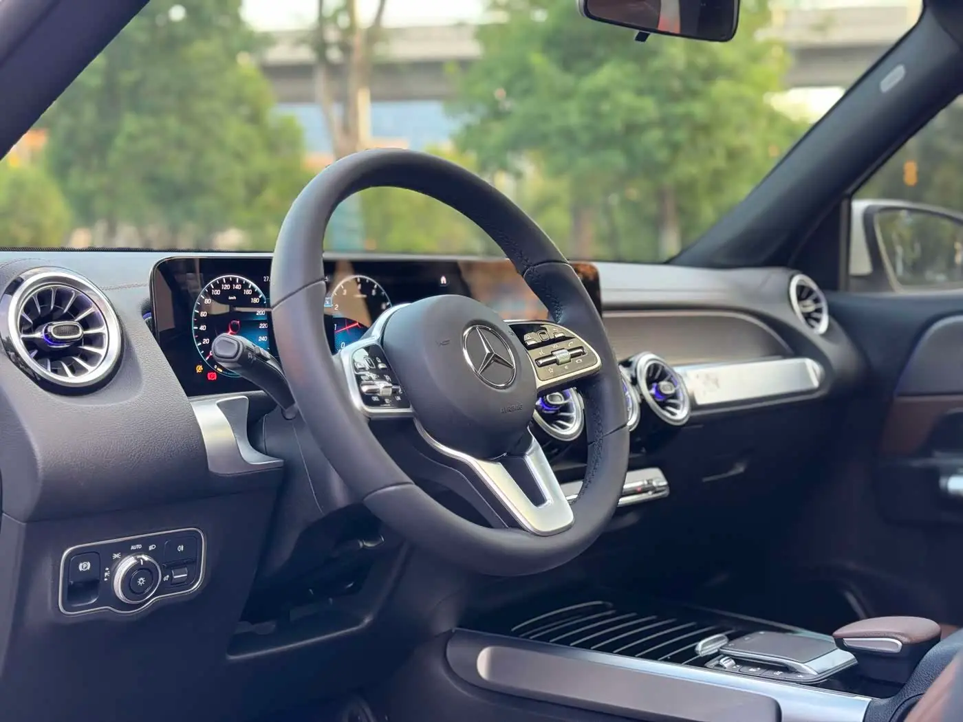 Mercedes-Benz GLB 2021 — Фото 13/18