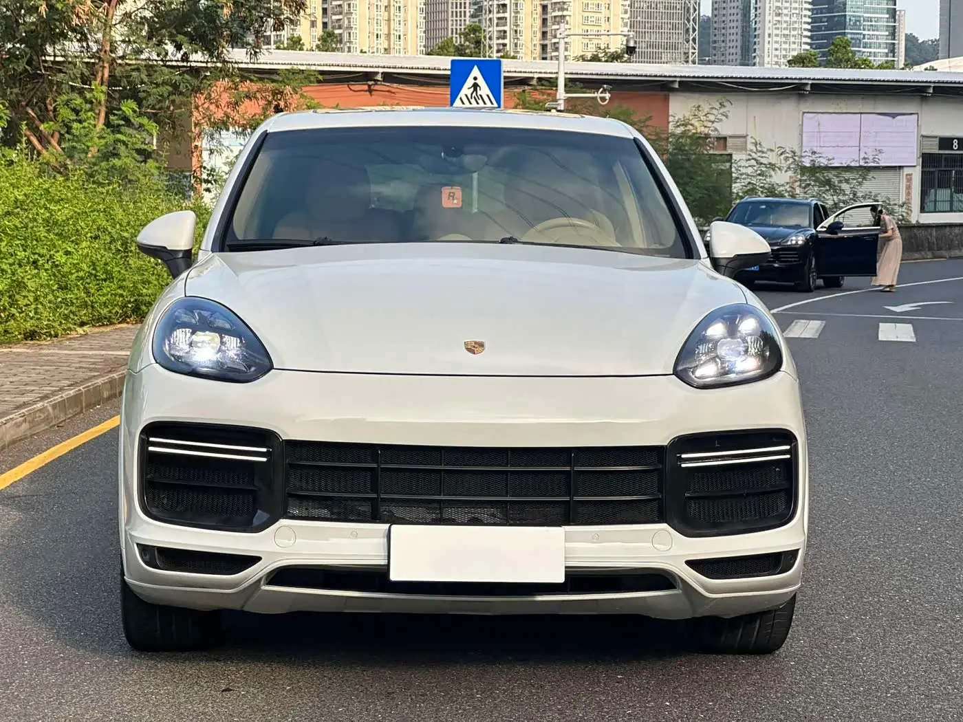 Porsche Cayenne 2016 — Photo 2/9