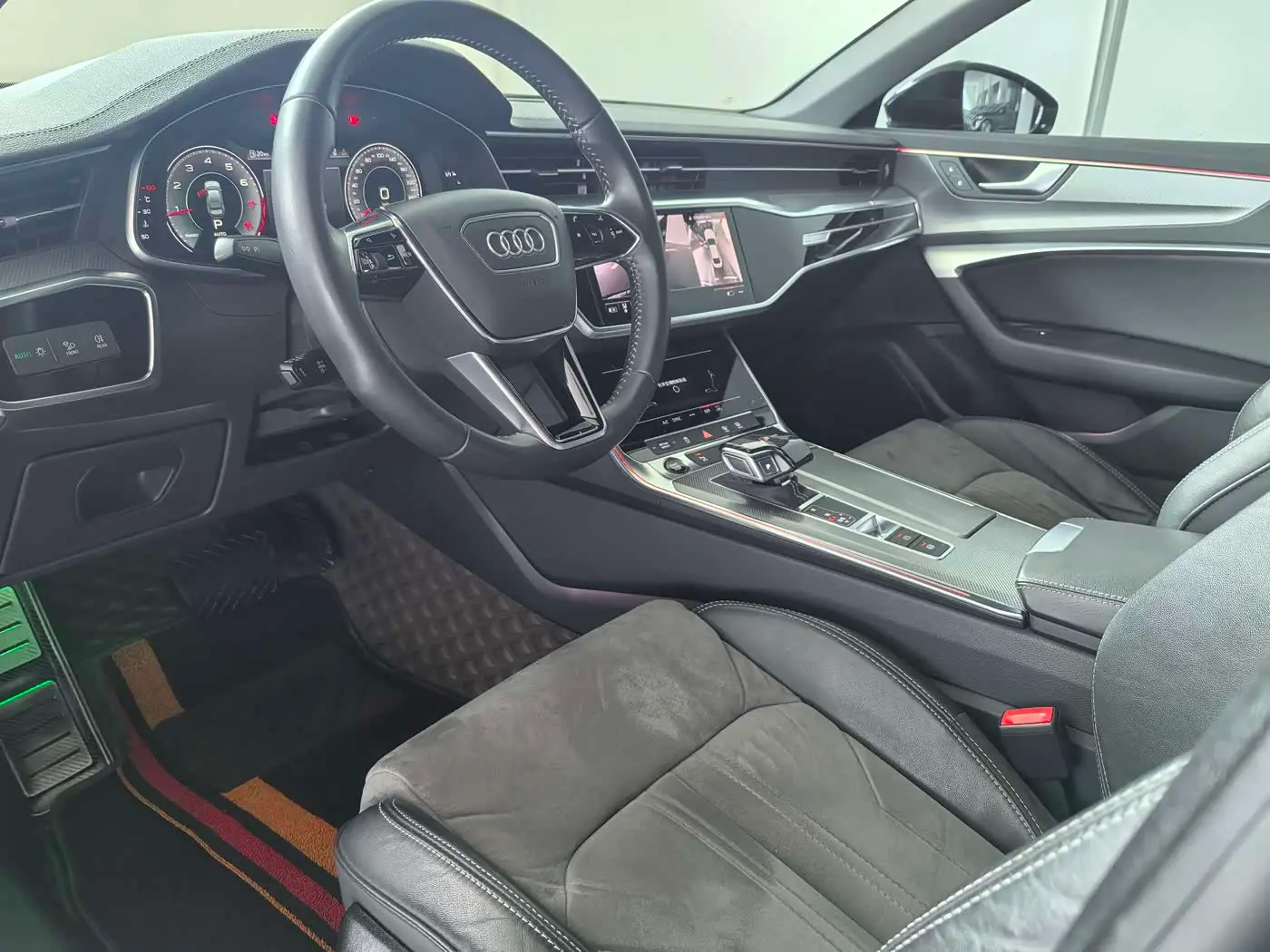 Audi A6L 2021 — Şəkil 14/17