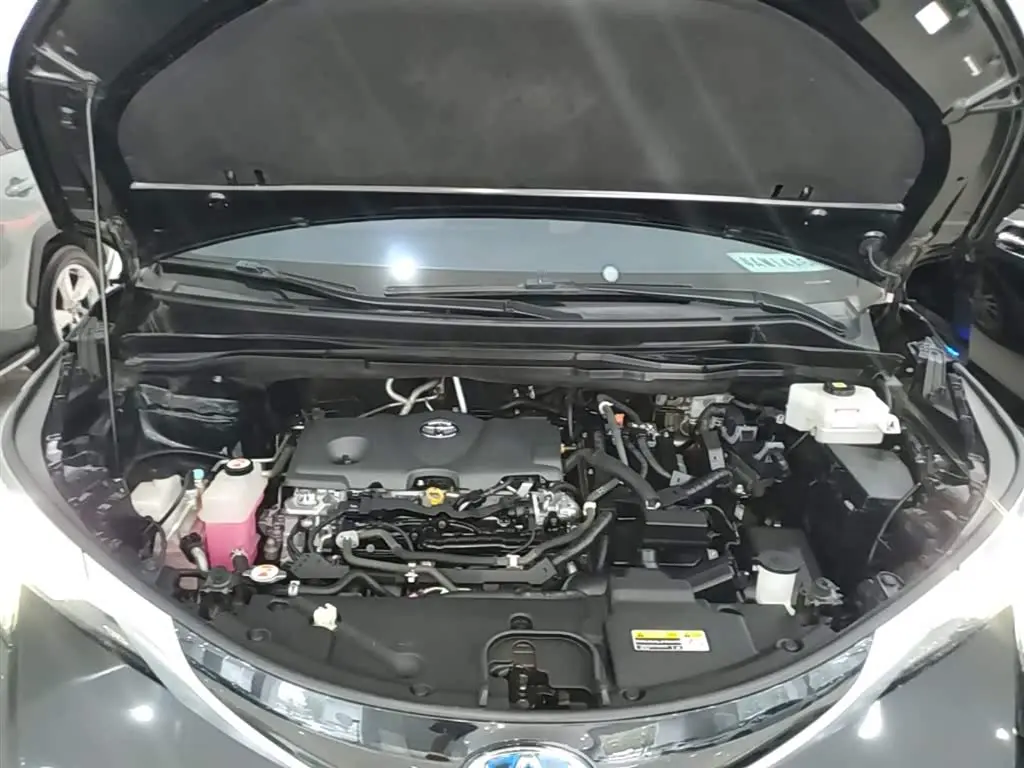 Toyota Sienna 2022 — Şəkil 20/20