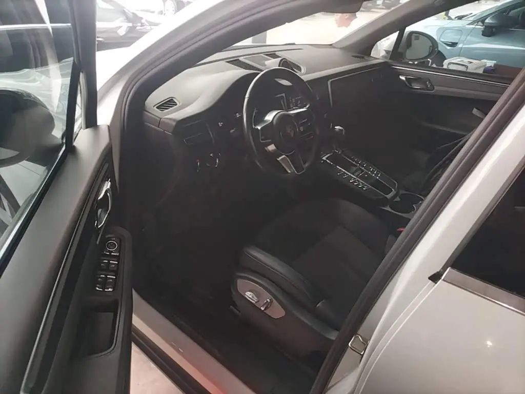 Porsche Macan 2019 — Photo 12/20