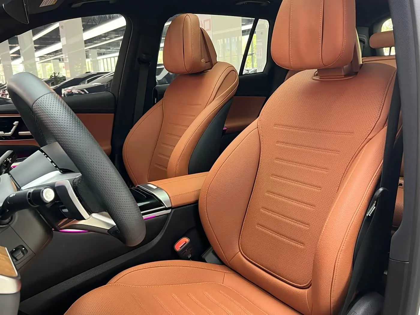 Mercedes-Benz GLC 2023 — Photo 9/20
