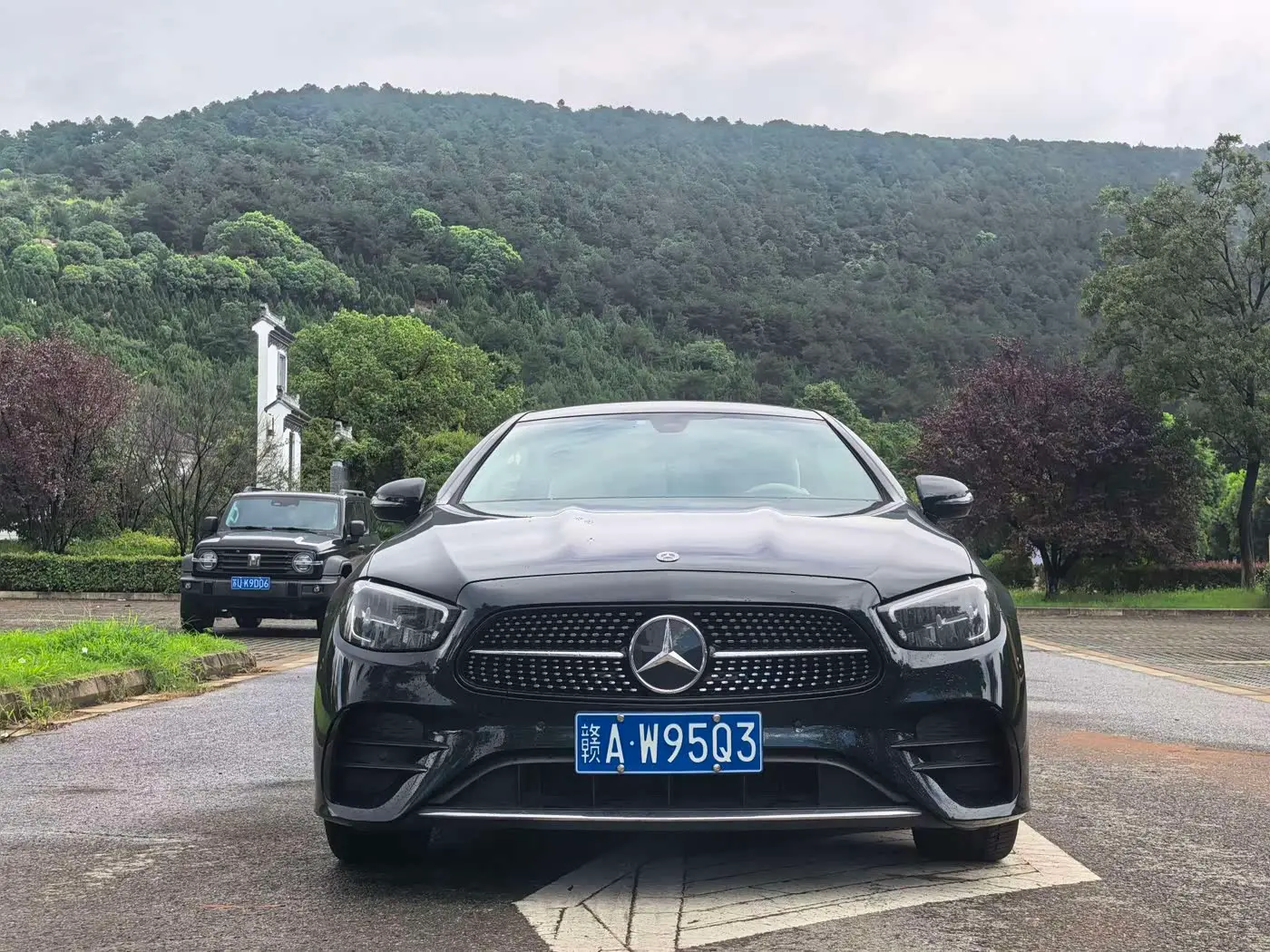 Mercedes-Benz E-Class 2023 — Photo 2/15