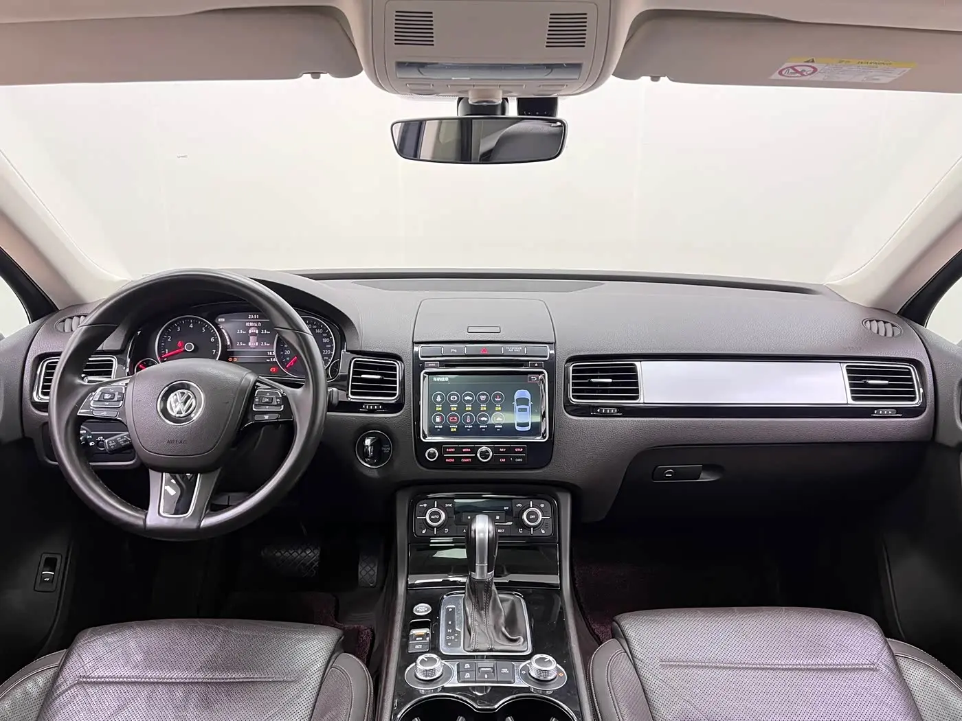 Volkswagen Touareg 2017 — Photo 13/20