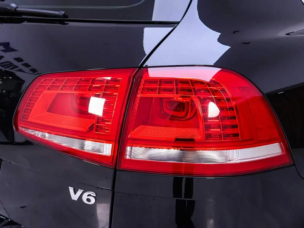 Volkswagen Touareg 2018 — Şəkil 9/20