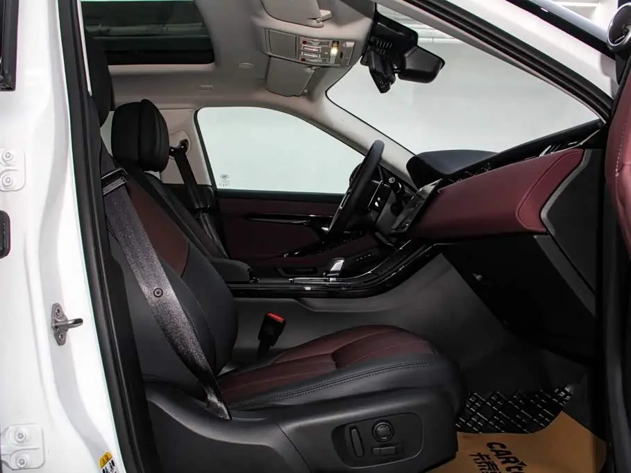 Land Rover Range Rover Evoque 2025 — Photo 19/20