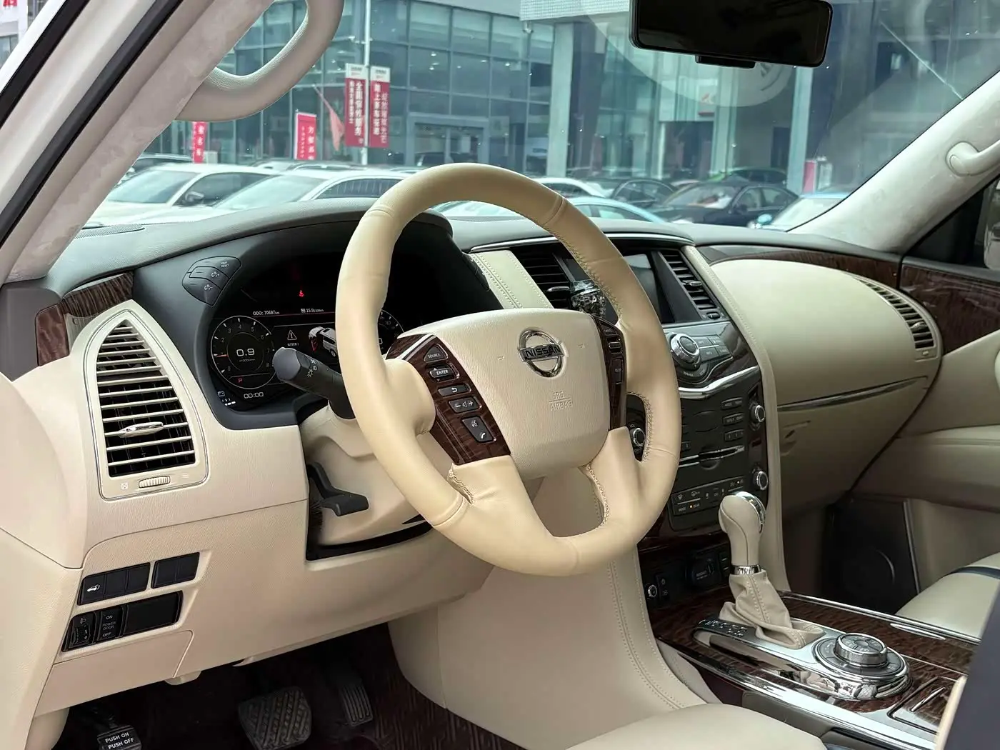 Nissan Patrol 2020 — Photo 9/20