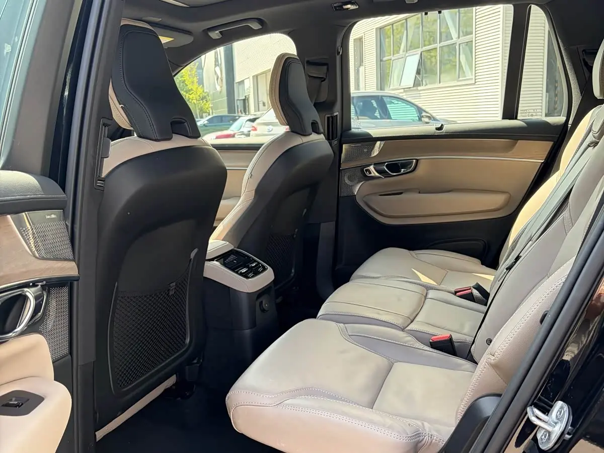 Volvo XC90 Plug-in Hybrid 2025 — Şəkil 9/13