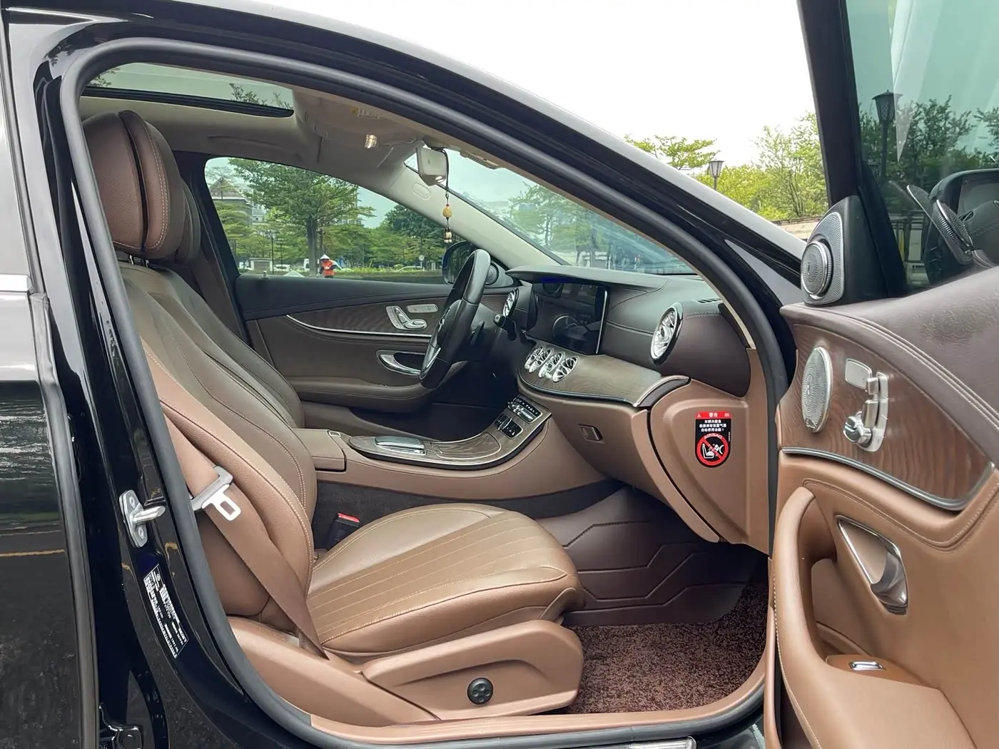 Mercedes-Benz E-Class 2019 — Фото 14/20