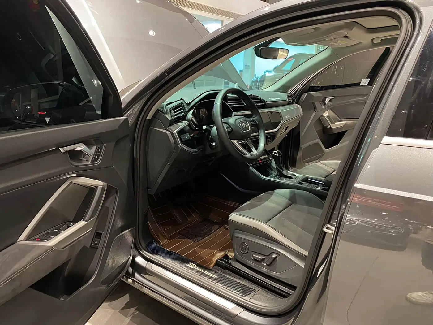 Audi Q3 2022 — Photo 7/20