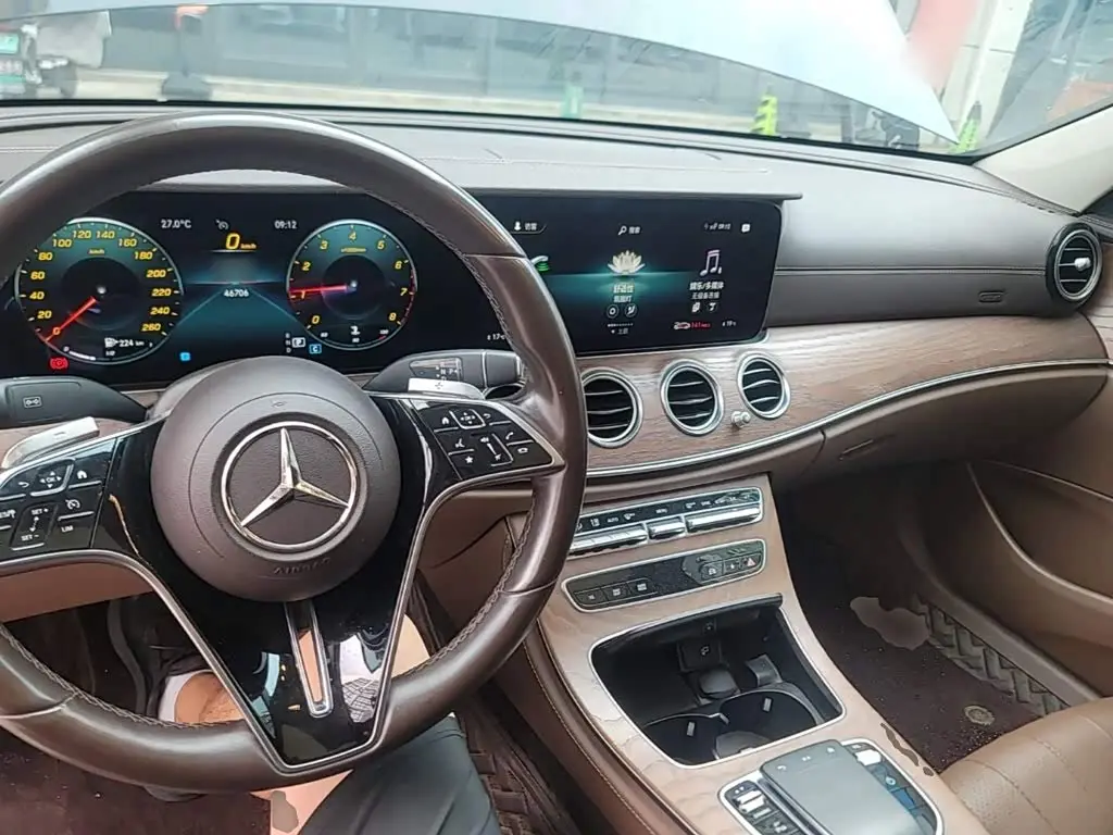 Mercedes-Benz E-Class 2022 — Фото 10/20