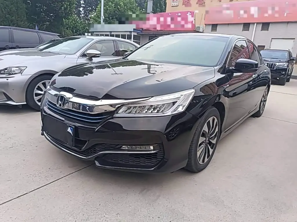 Honda Accord 2019 — Фото 2/20
