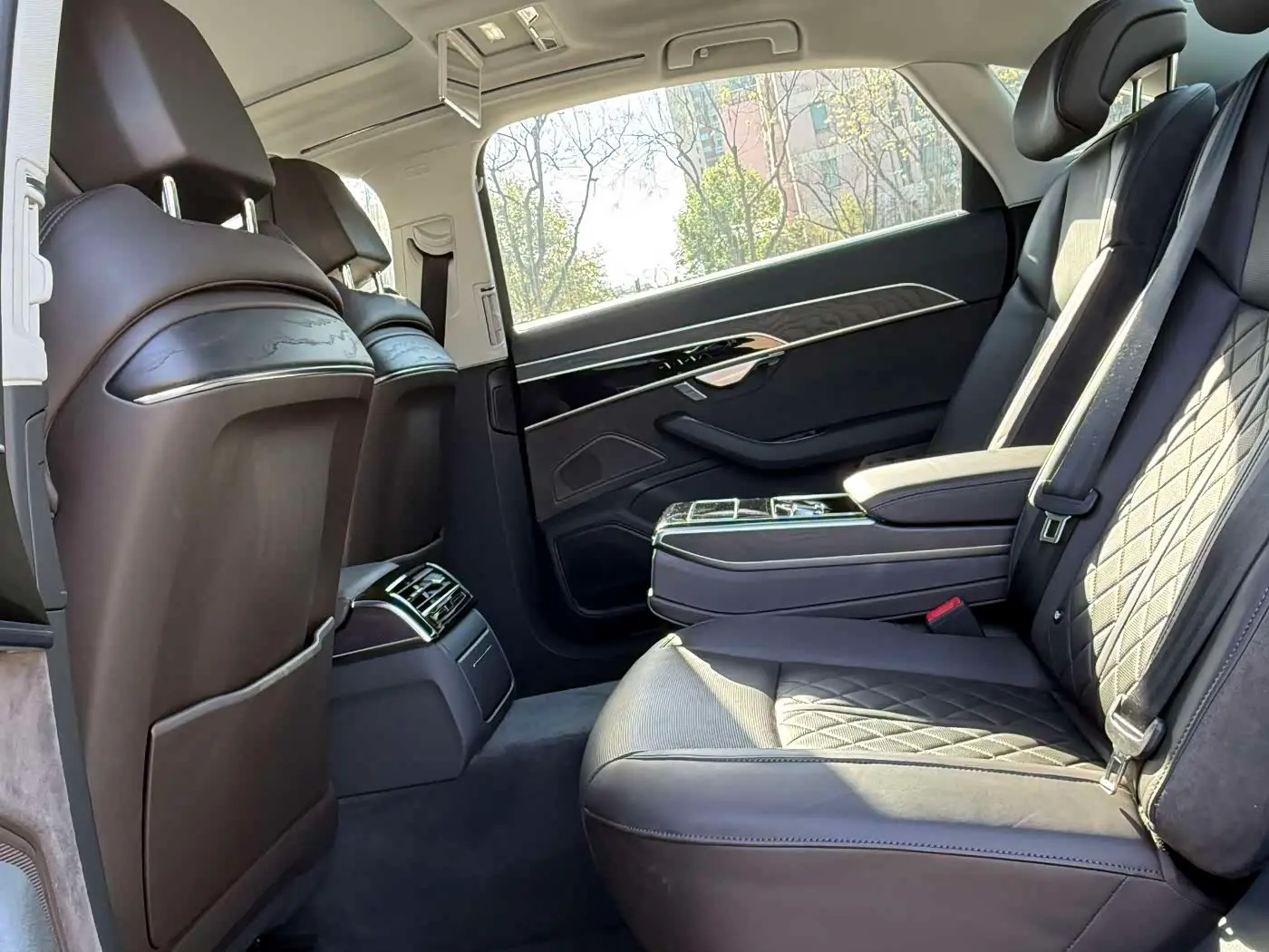 Audi A8 2021 — Şəkil 12/12