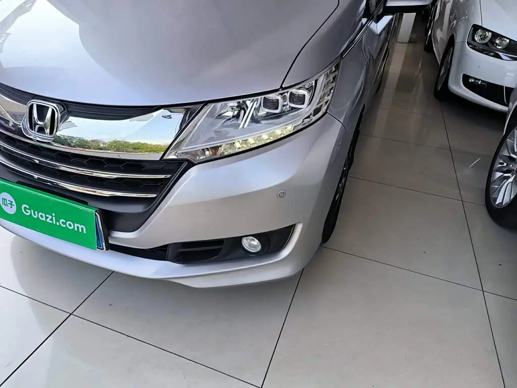 Honda Odyssey 2015 — Photo 18/20