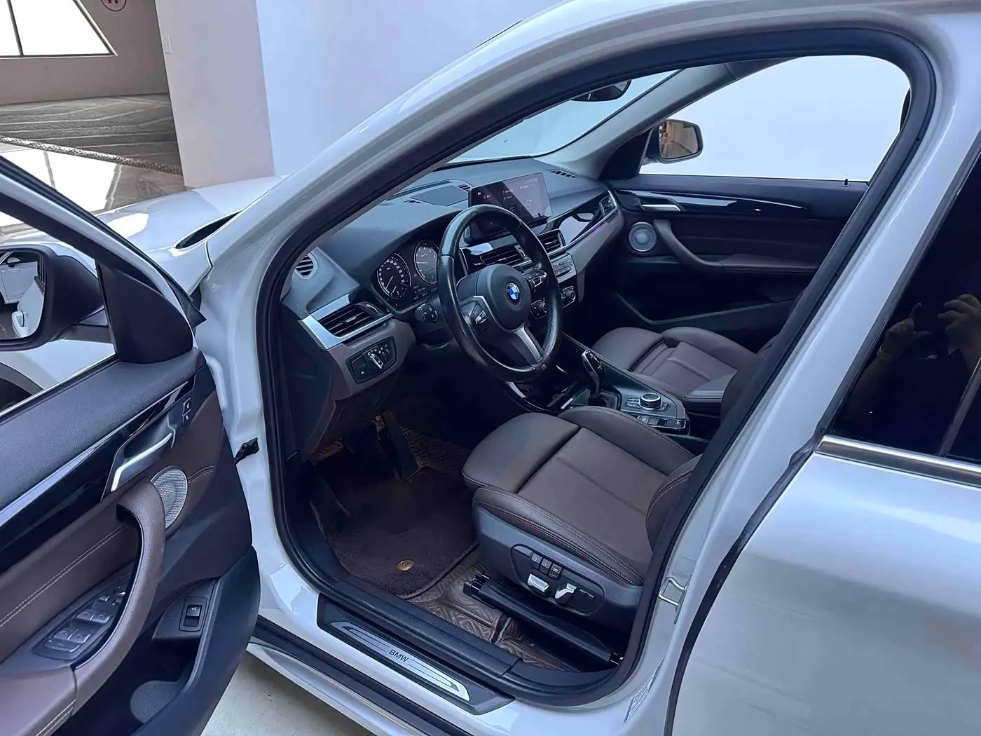 BMW X1 2022 — Photo 9/20