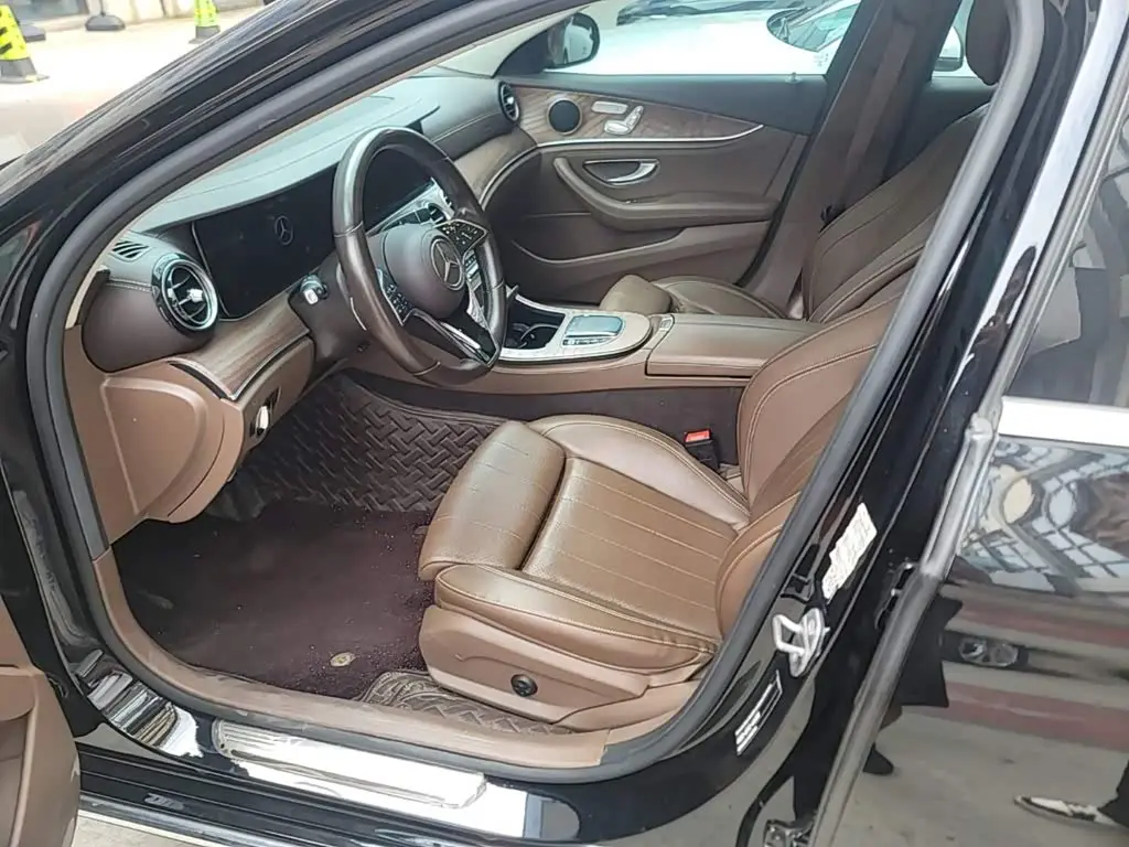 Mercedes-Benz E-Class 2022 — Фото 15/20