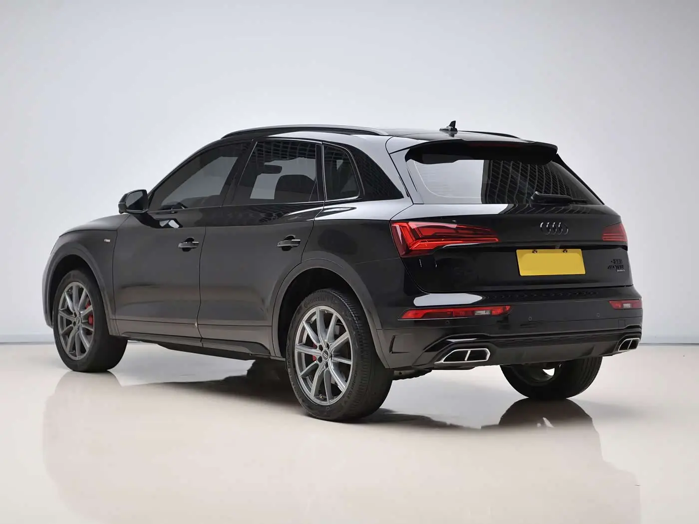 Audi Q5L 2023 — Фото 4/20