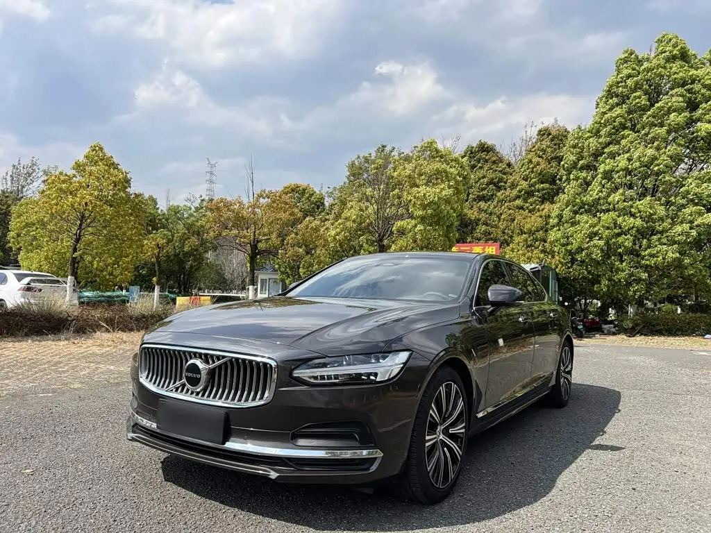 Volvo S90 2022 — Photo 2/20