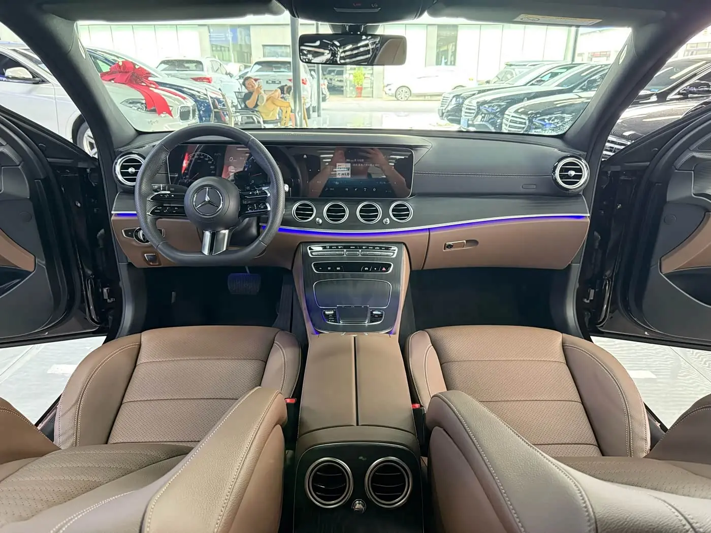 Mercedes-Benz E-Class 2023 — Фото 12/15