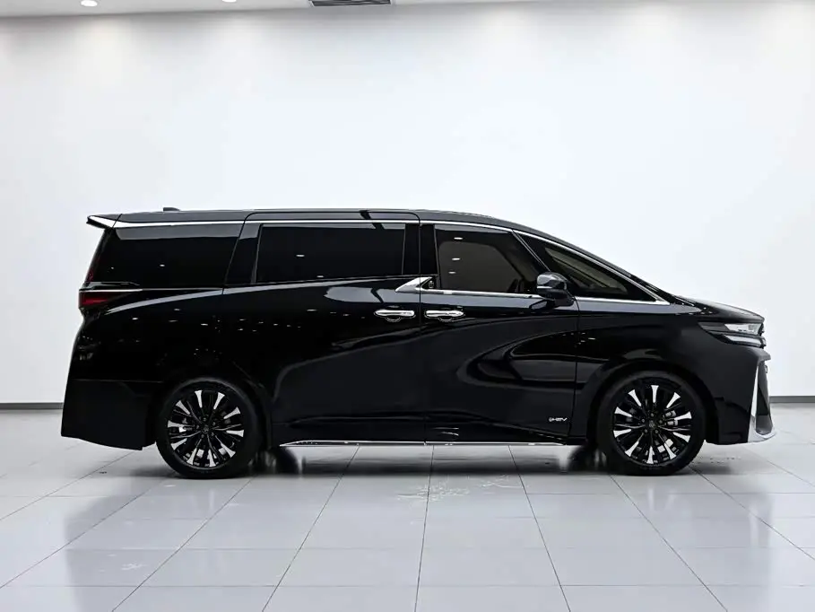 Toyota Vellfire 2023 — Фото 6/20
