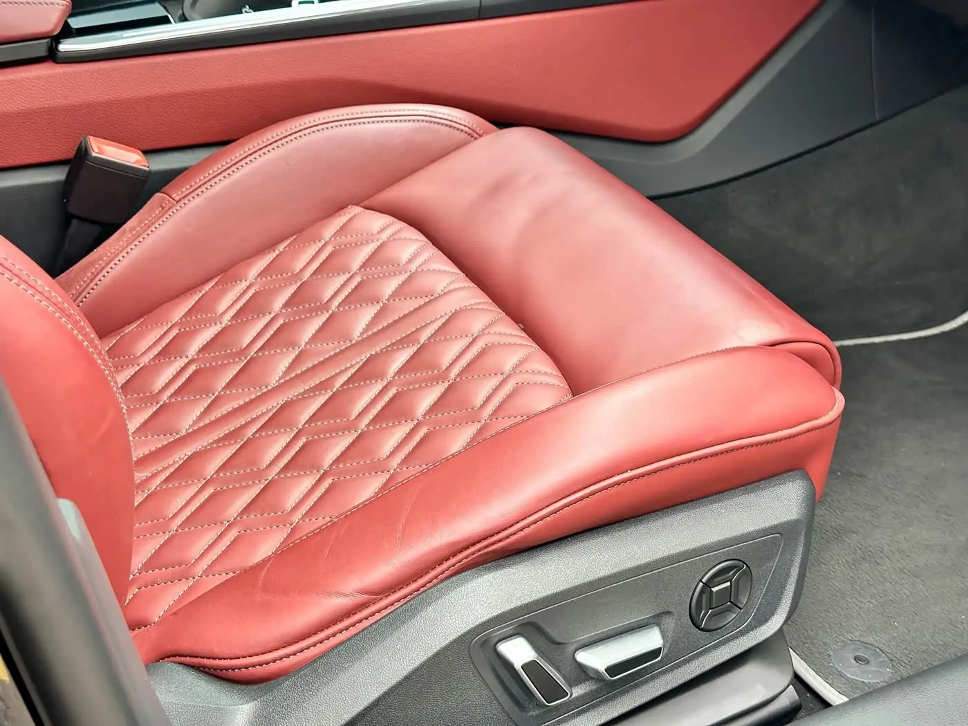 Audi A7L 2023 — Photo 17/20