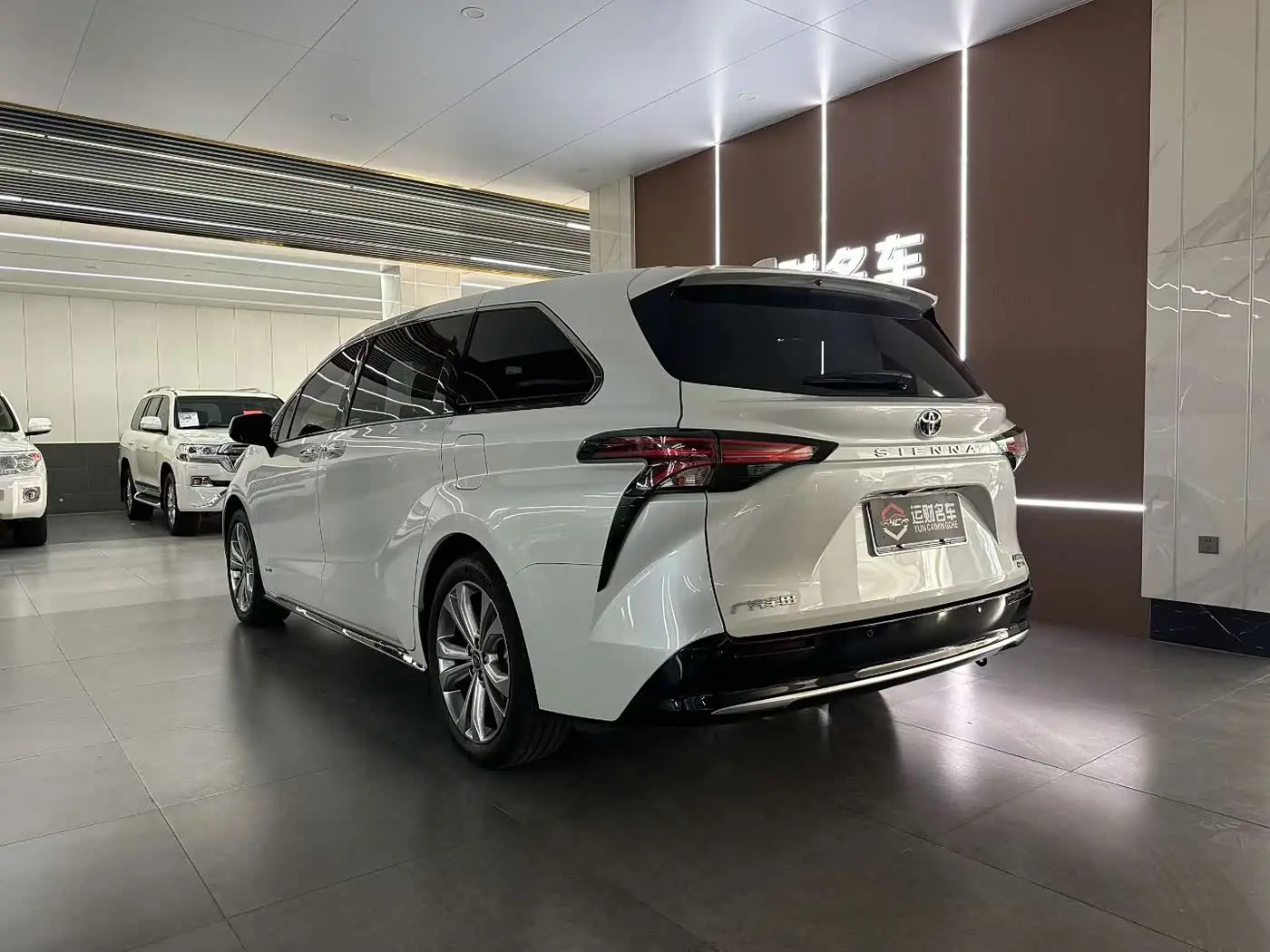 Toyota Sienna 2024 — Photo 7/9