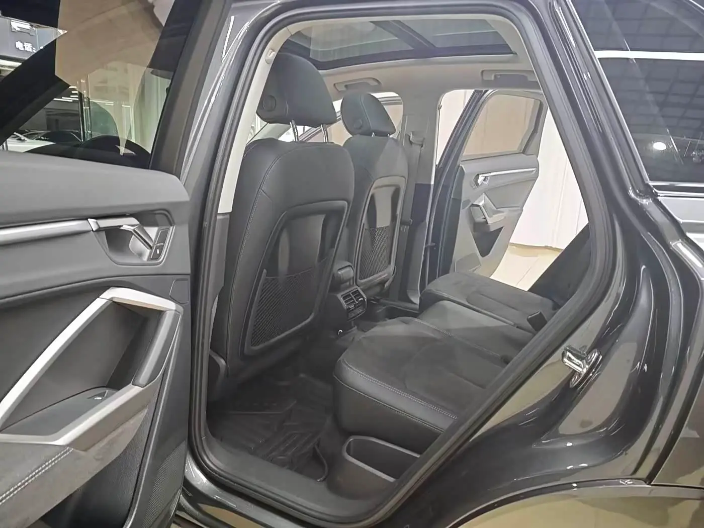 Audi Q3 2023 — Photo 8/18