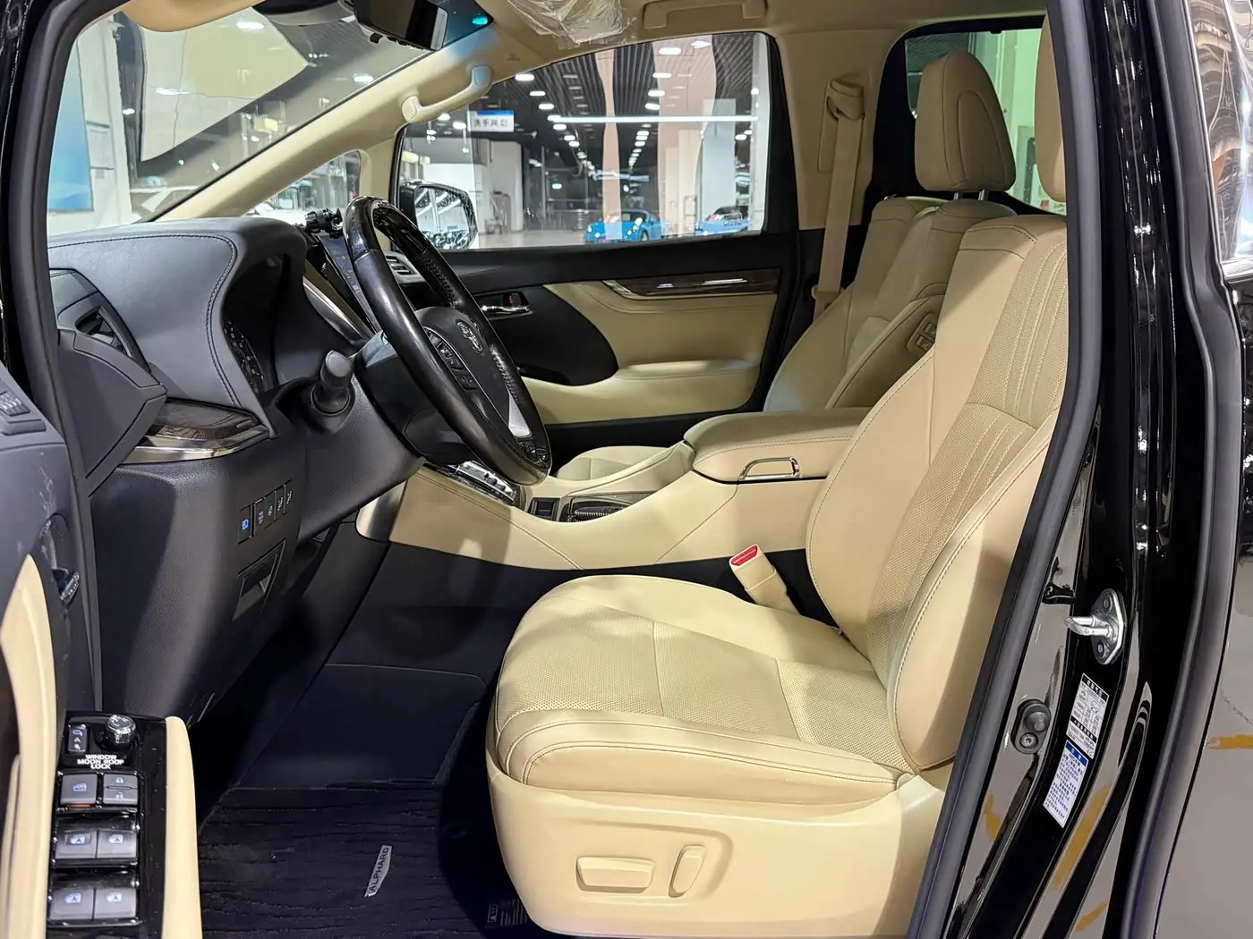Toyota Alphard 2020 — Фото 4/20