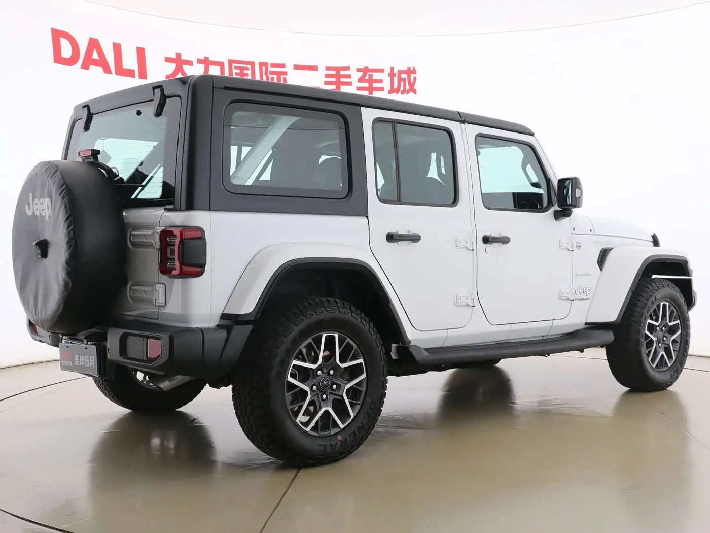 Jeep Wrangler 2024 — Şəkil 12/16
