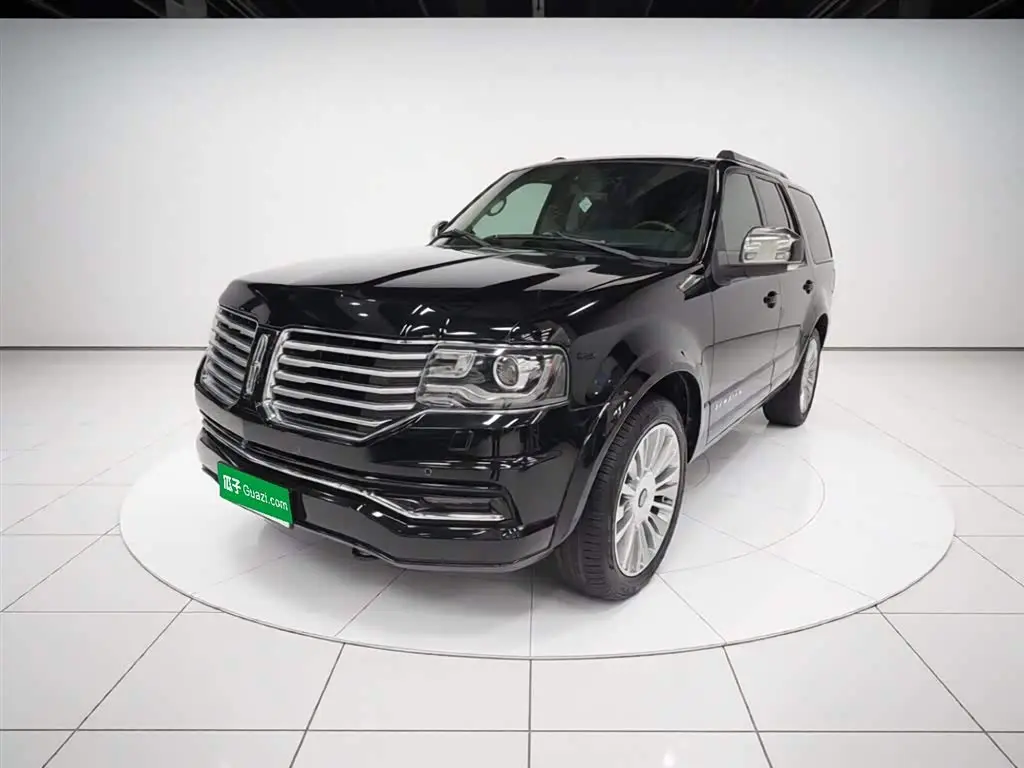 Lincoln Navigator 2016 — Photo 1/20
