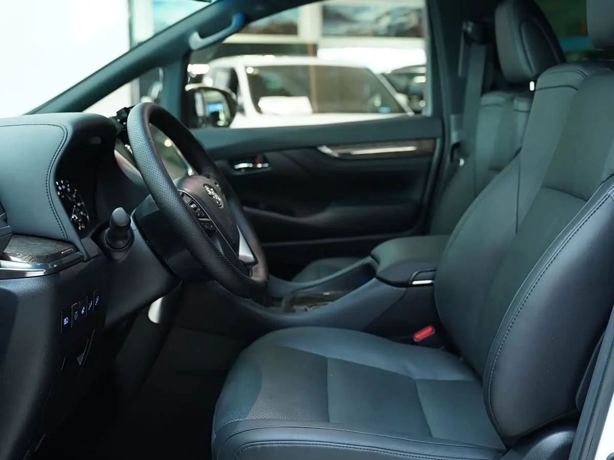 Toyota Alphard 2021 — Photo 4/19