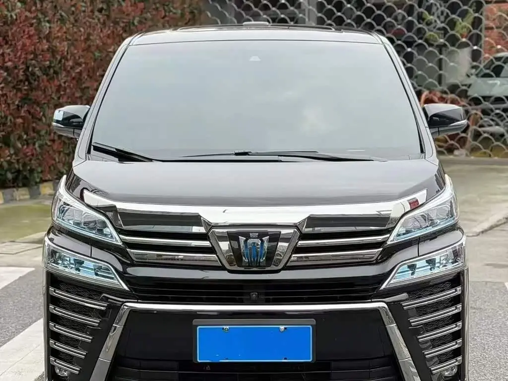 Toyota Vellfire 2022 — Şəkil 2/9