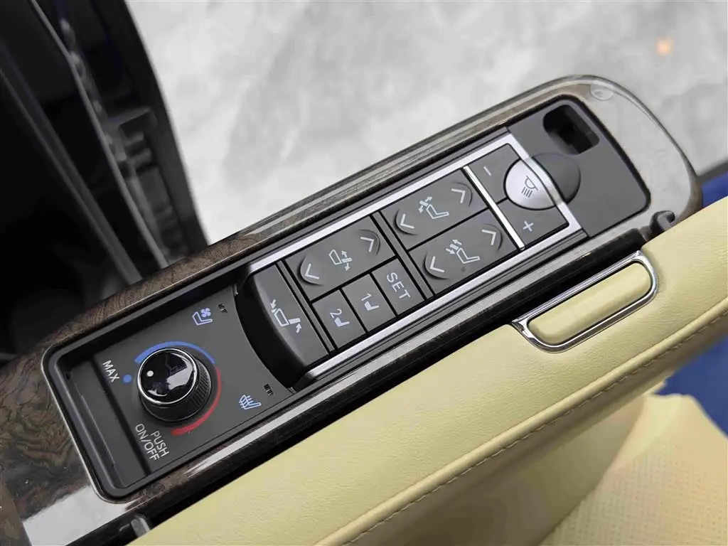 Toyota Vellfire 2022 — Фото 14/20