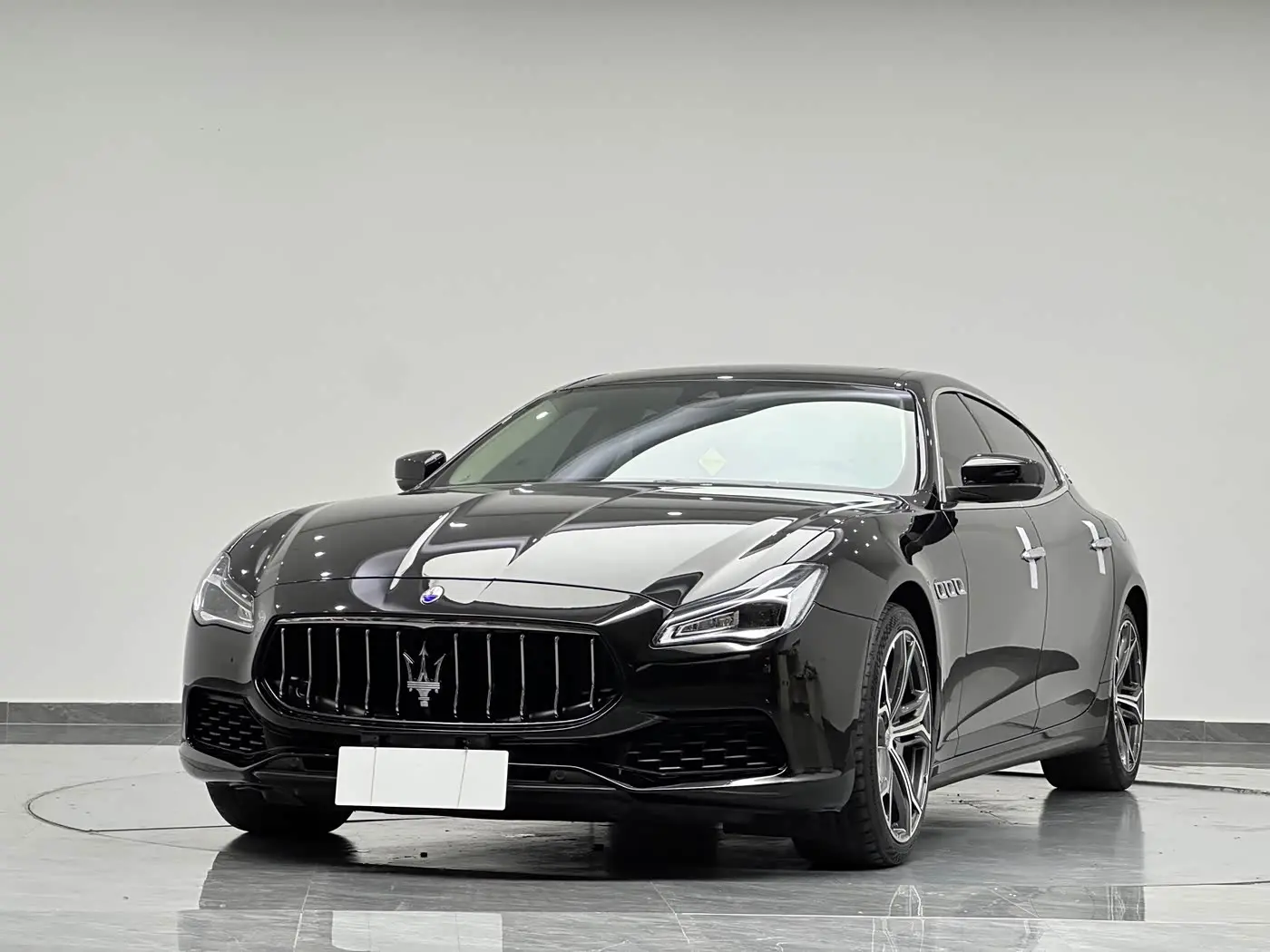 Maserati Quattroporte 2017 — Şəkil 1/20