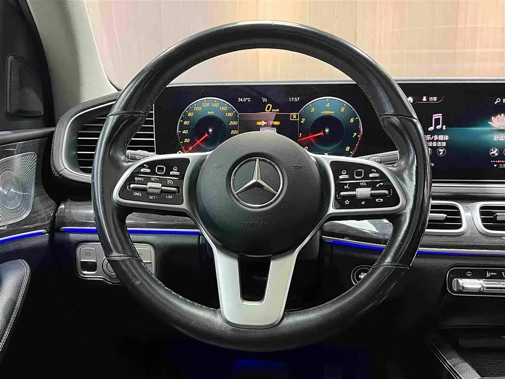 Mercedes-Benz GLE 2020 — Фото 9/20