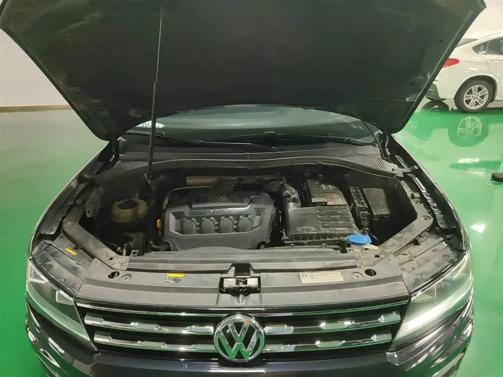 Volkswagen Tiguan L 2018 — Фото 16/20