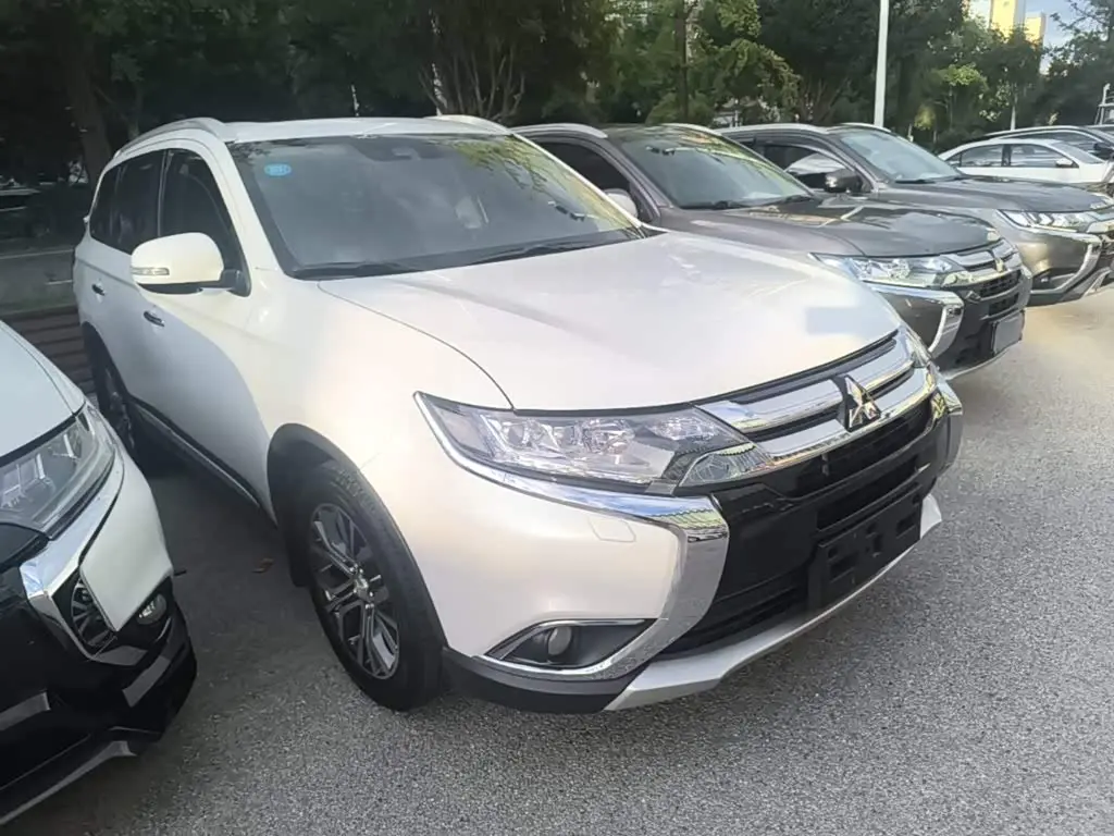 Mitsubishi Outlander 2019 — Şəkil 4/20