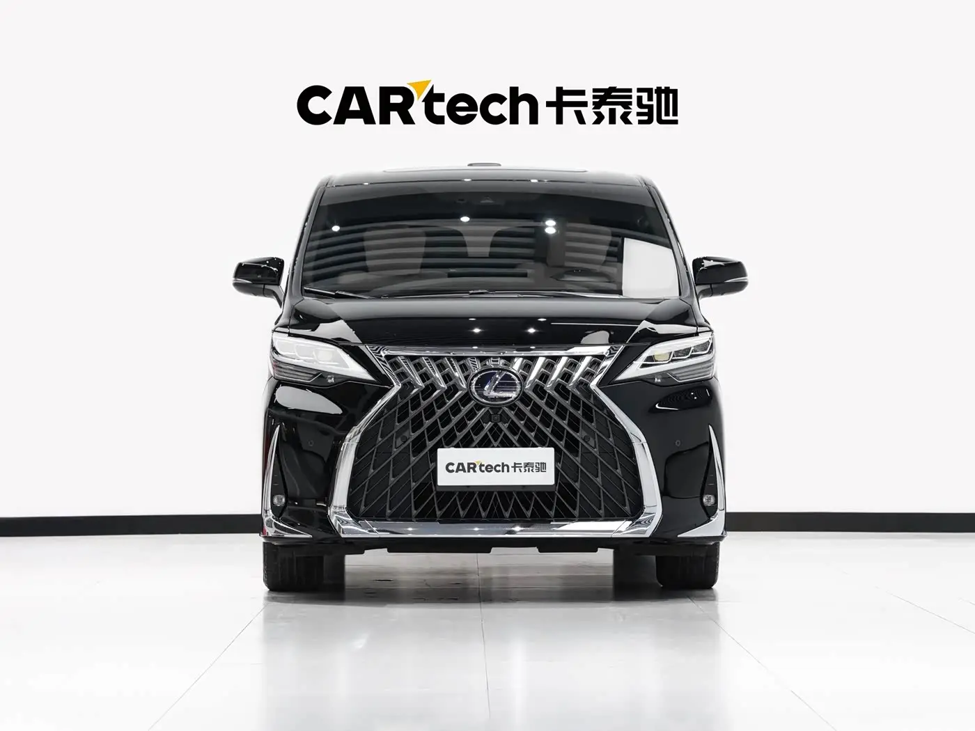 Lexus LM 2022 — Photo 2/20