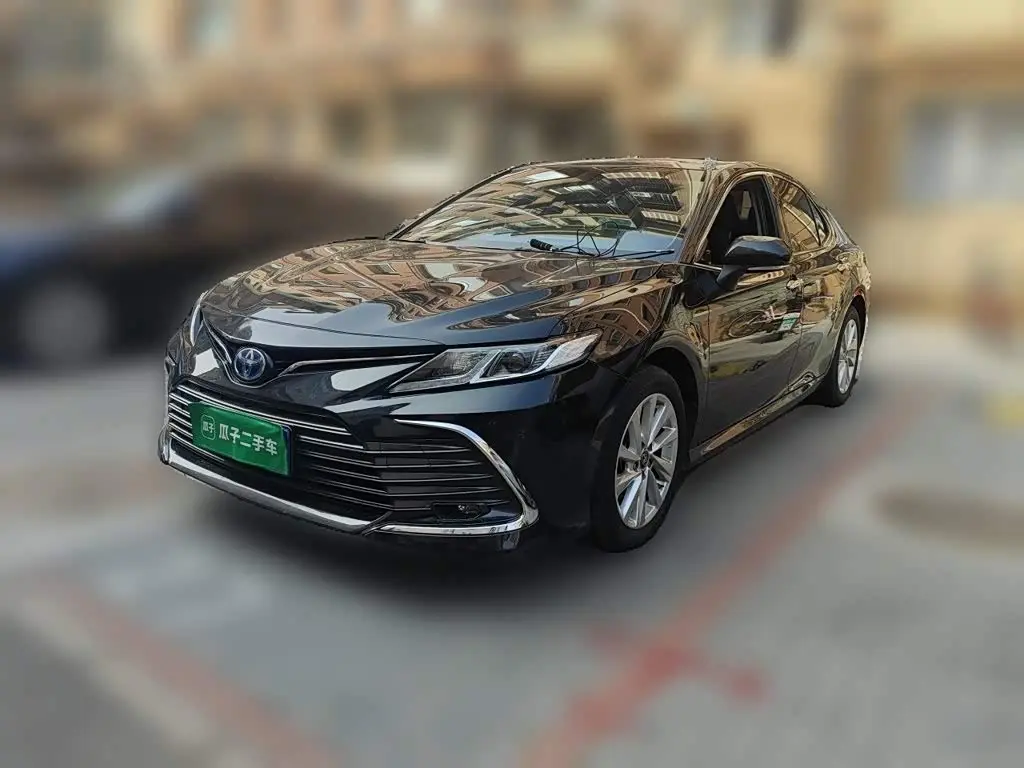 Toyota Camry 2022 — Фото 1/20