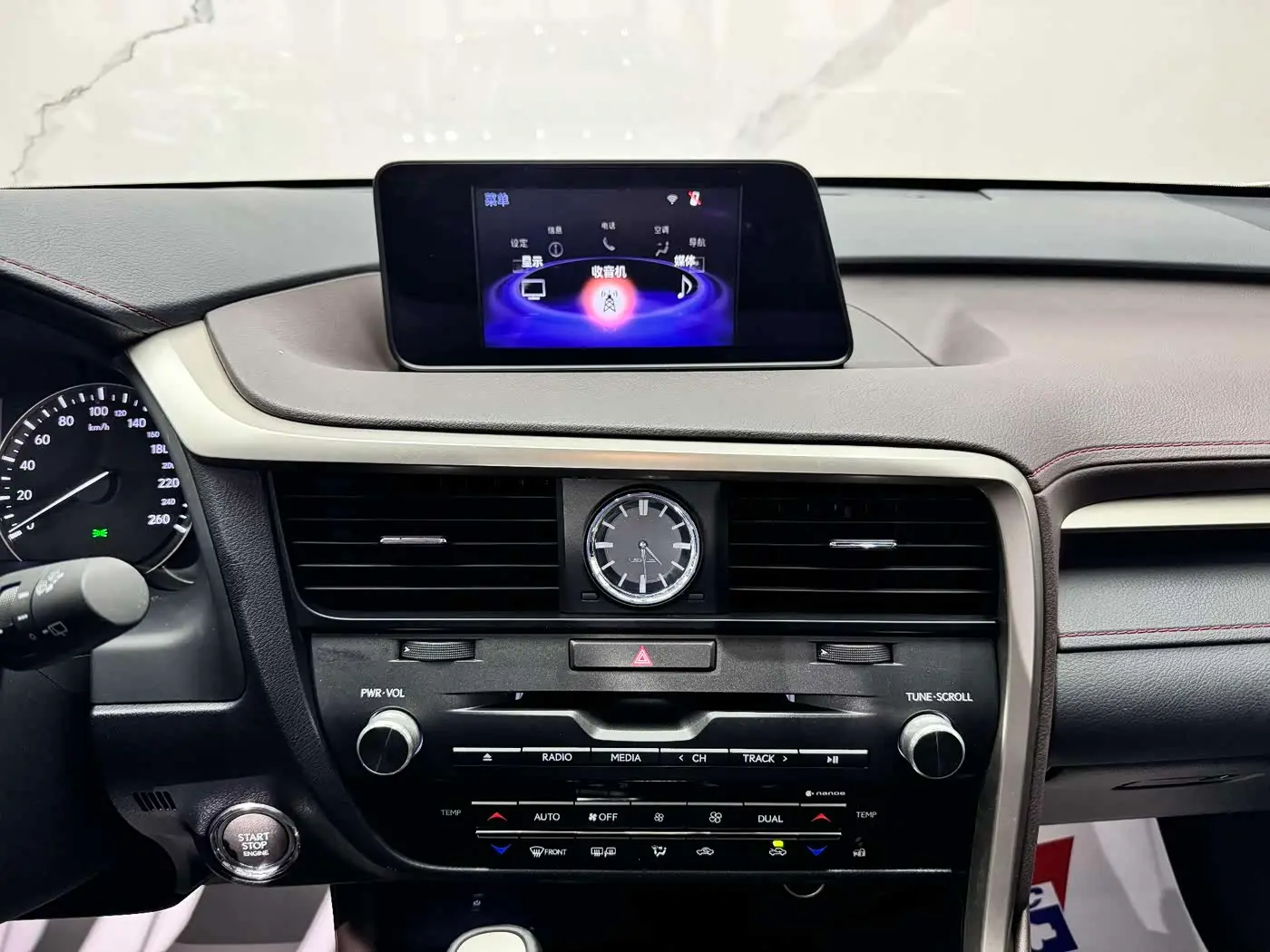 Lexus RX 2019 — Şəkil 14/20