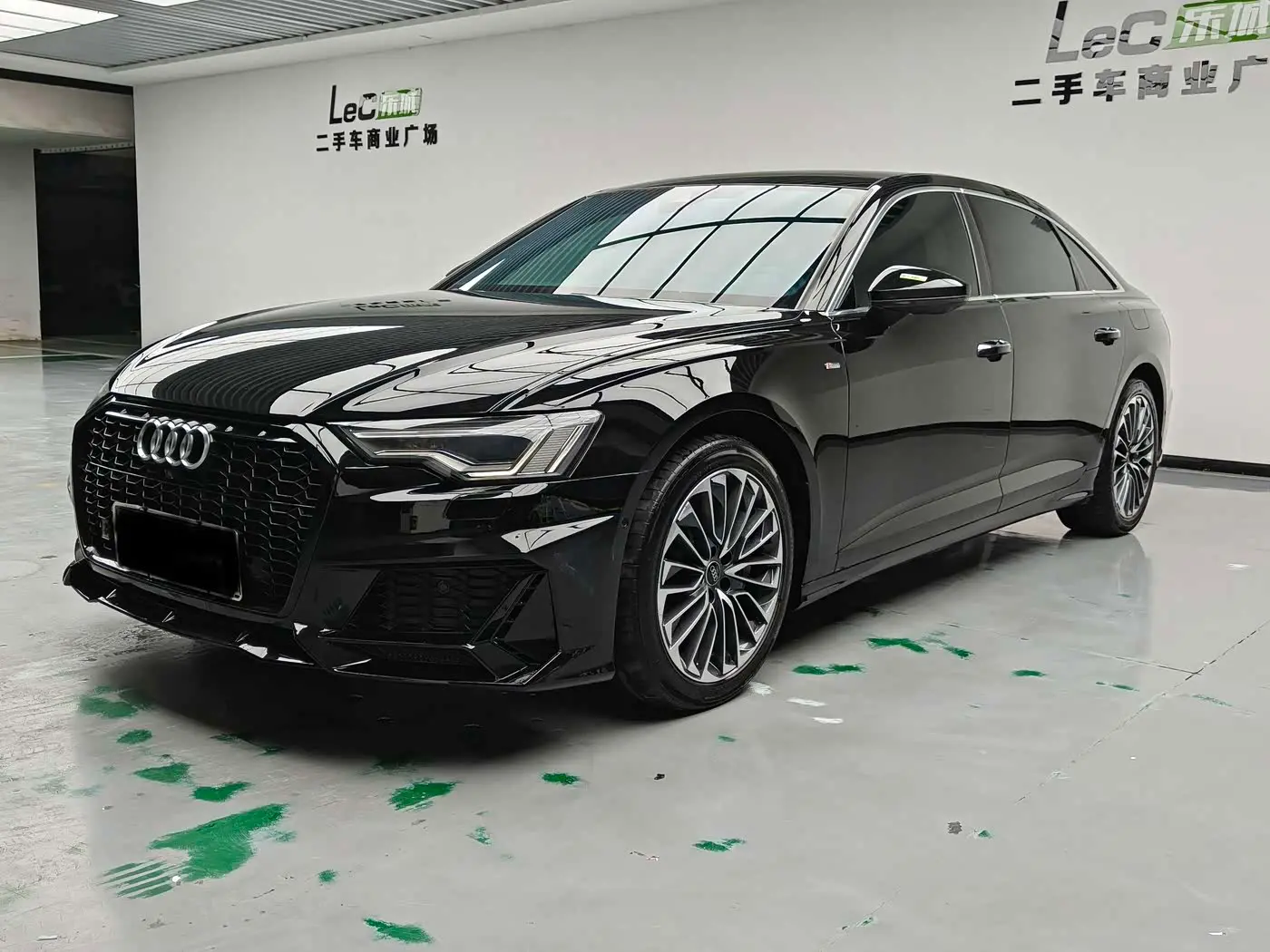 Audi A6L New Energy 2023 — Photo 1/20