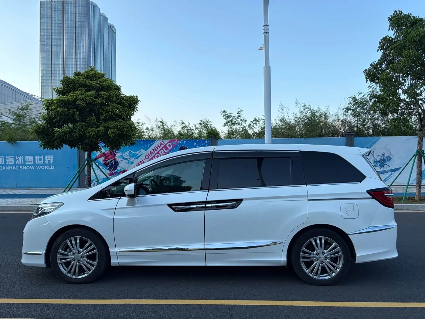 Honda Elysion 2016 — Photo 4/20