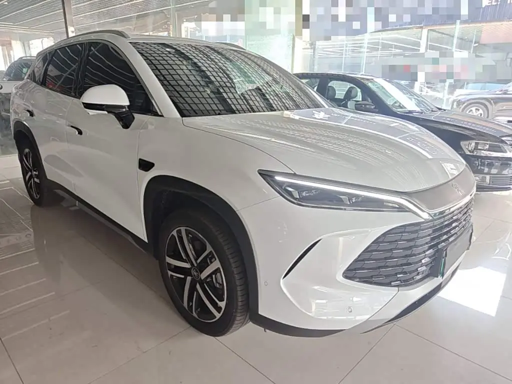 BYD Song L DM-i 2025 — Photo 4/20