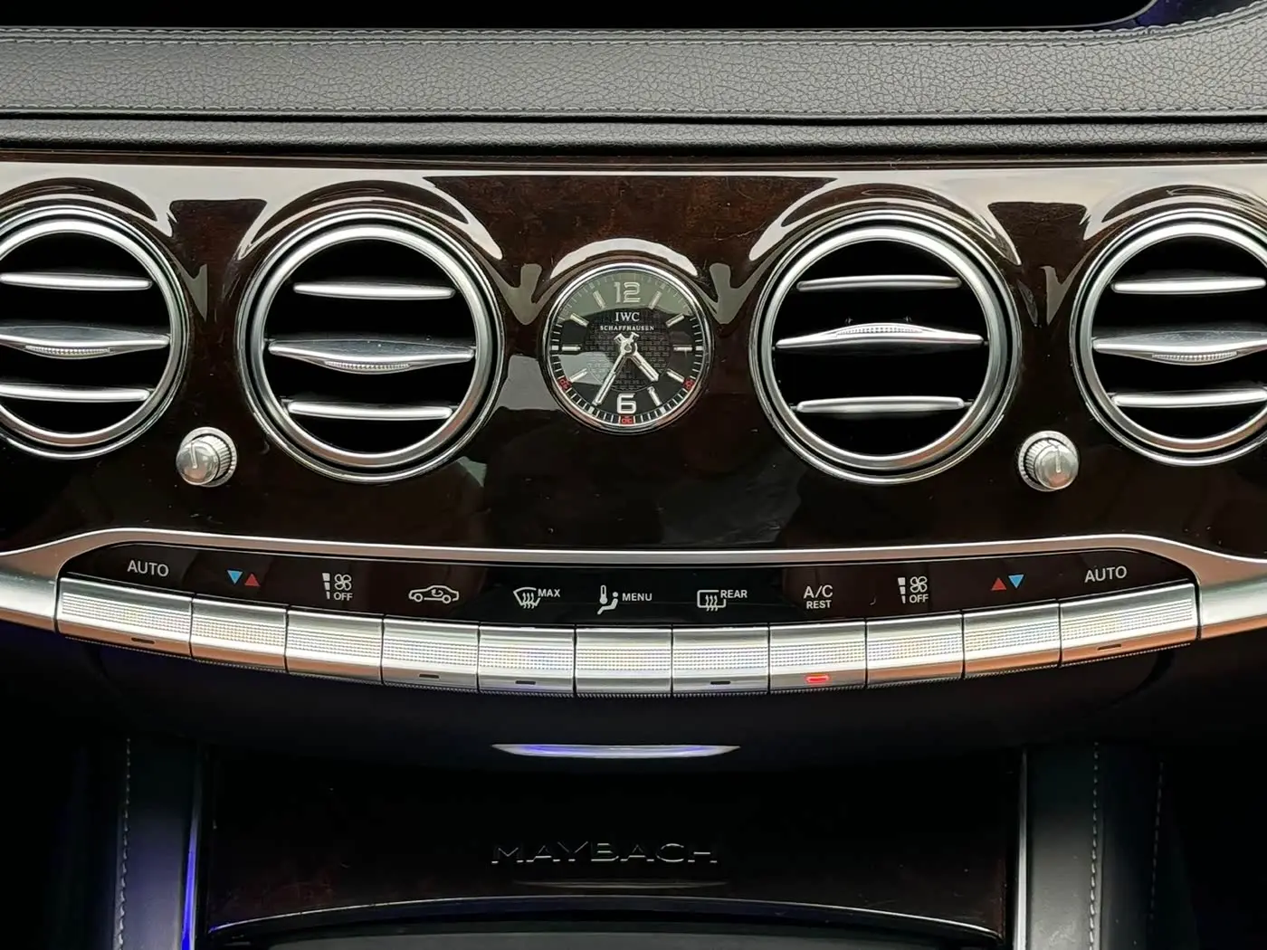 Mercedes-Benz Maybach S-Class 2020 — Photo 12/20