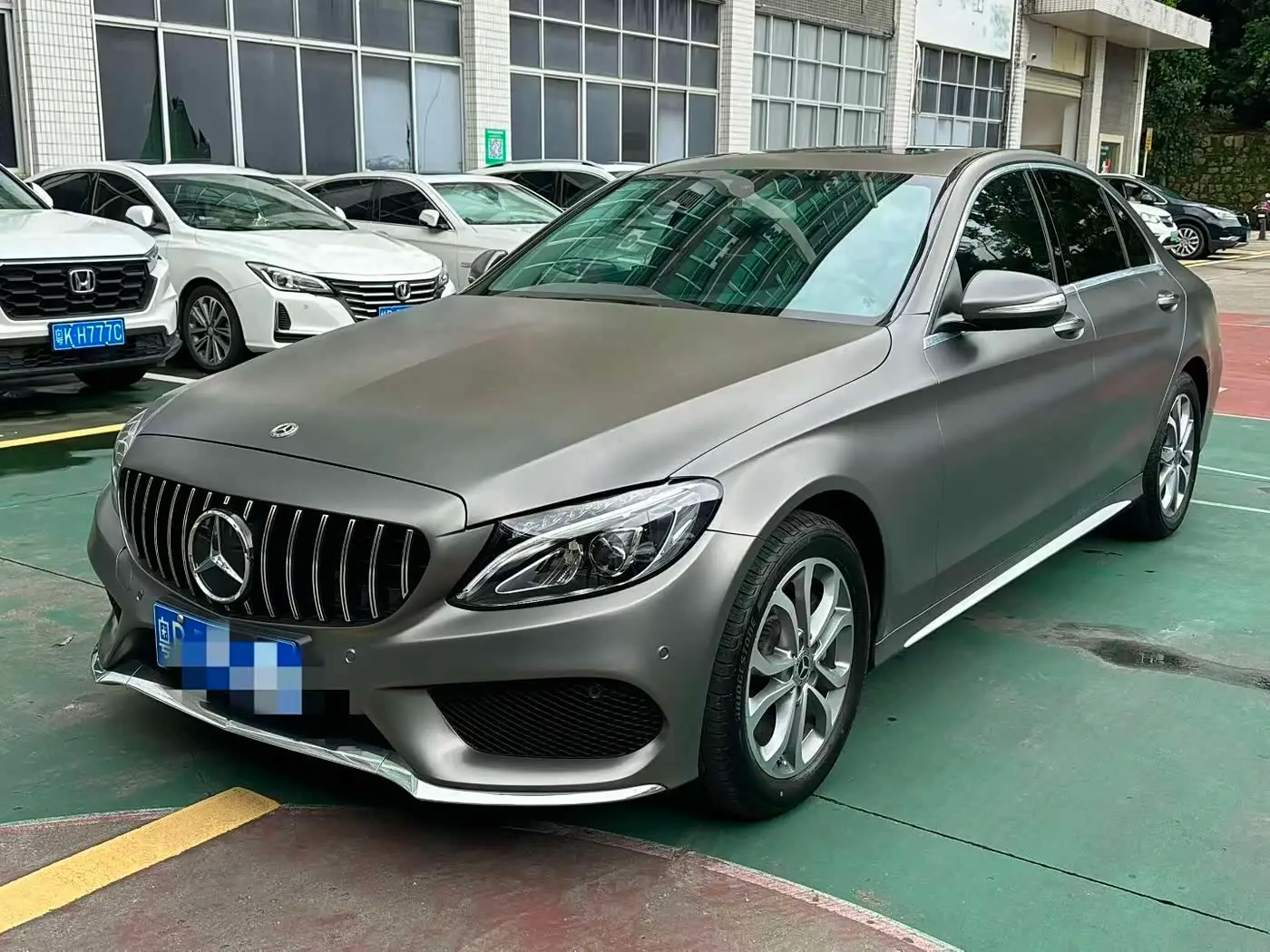 Mercedes-Benz C-Class 2018 — Photo 1/9