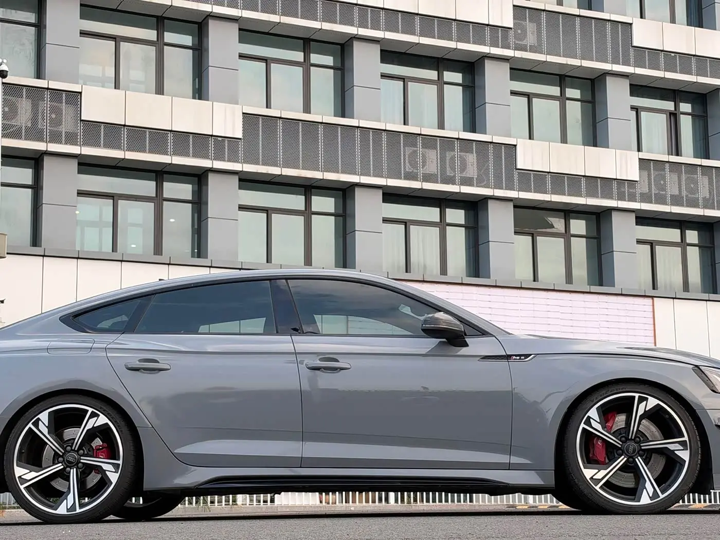 Audi RS 5 2021 — Фото 6/12