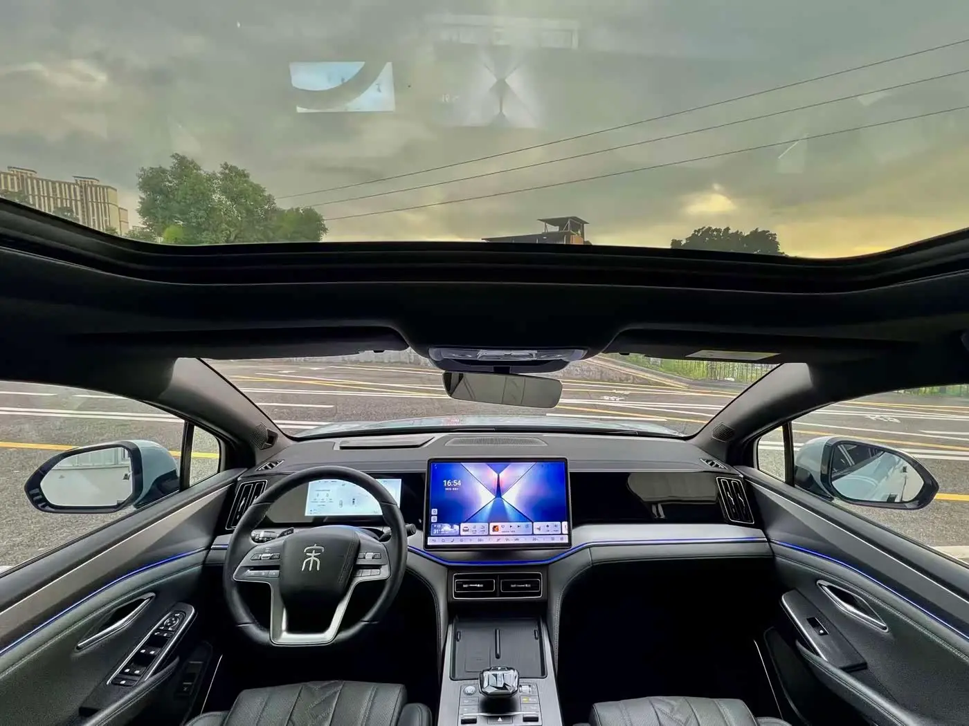BYD Song L DM-i 2025 — Фото 8/9