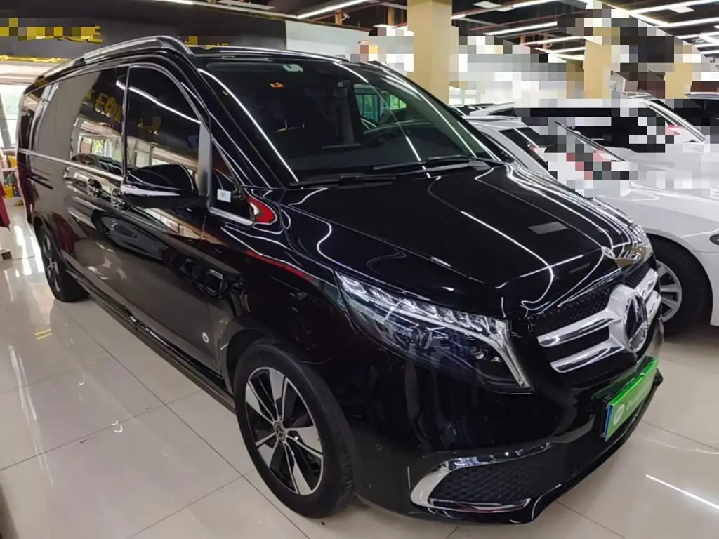 Mercedes-Benz V-Class 2023 — Фото 4/20