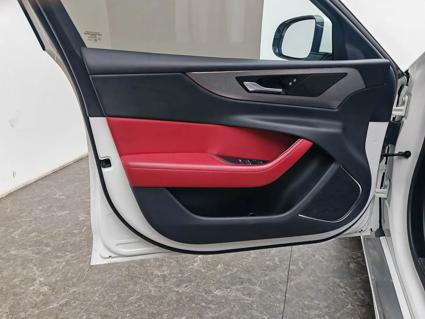 Jaguar XEL 2022 — Фото 19/20