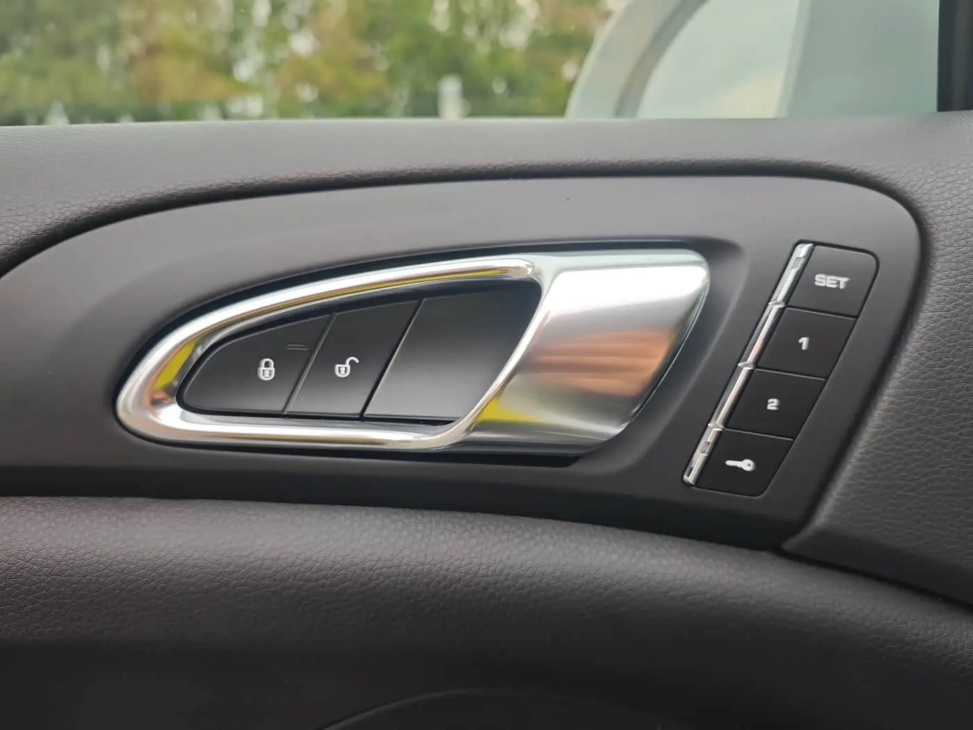 Porsche Cayenne 2016 — Фото 19/20